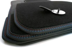 Premium Fußmatten Passend BMW 7er G11 Velours Matten Doppelnaht Rot Blau M Edition Performance Innen Automatten 4-teilig