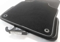 Fußmatten Volvo XC40 (edles Zierband Silber) Matten Origina Schlingenflor Qualität Automatten Matten Set 4-teilig Schwarz